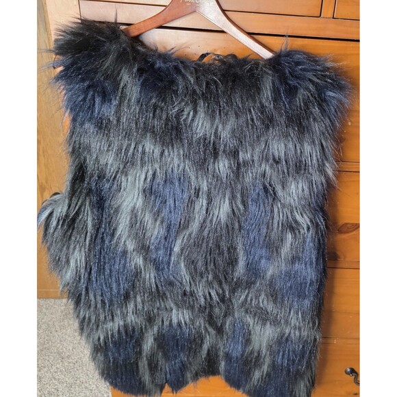 Capsule Faux Fur Vest Size 14 Blue Gray Mobwife Cozy Shaggy Dramatic Bold - Picture 8 of 11